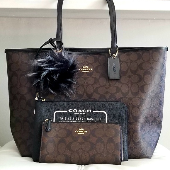 Coach Handbags - 🍒NWT🍒 COACH SIGNATURE REVERSIBLE CITY TOTE SET